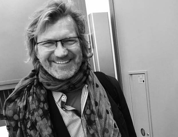 prof. dr hab. Krzysztof Molenda