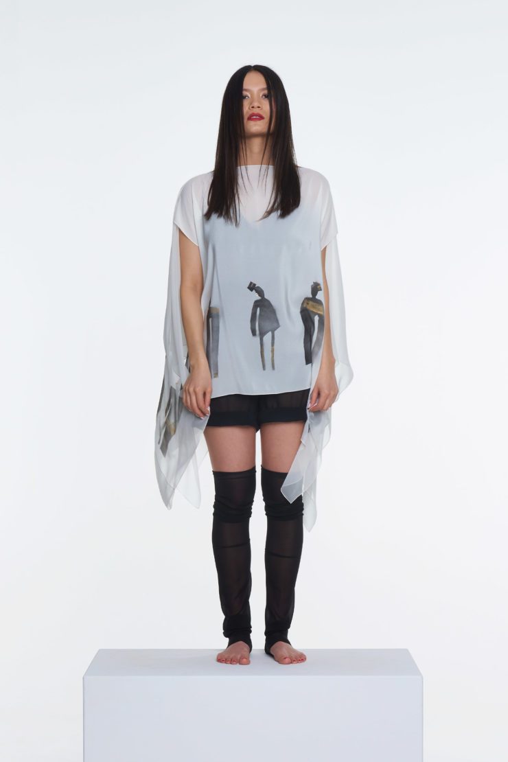 A. Regimowicz-Korytowska SLOW MOTION / kolekcja kilkunastu ubiorów, wykonanych z naturalnych tkanin jedwabnych / pokaz w ramach Gali Polskiej Mody/ Concordia Design, Poznań (2023) https://korytowska.pl/kolekcje/slow-motion/