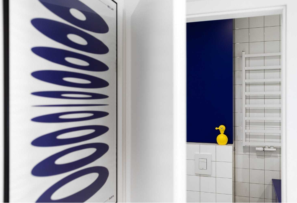 R. Gruszewski MIESZKANIE PRYWATNE przy ul. Niedziałkowskiego w Poznaniu/ projekt aranżacji wnętrz i nadzór nad realizacją (powierzchnia 54 m²)/ projekt upublicznienie jako artykuł na portalu branżowym DesignAlive oraz na wystawie finałowej 7. Międzynarodowego Biennale Architektury Wnętrz w Krakowie/ Małopolski Ogród Sztuki, Kraków, 2022 (fot. Weronika Trojanowska)